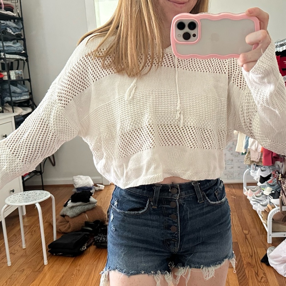 Cropped, lightweight sweatshirt